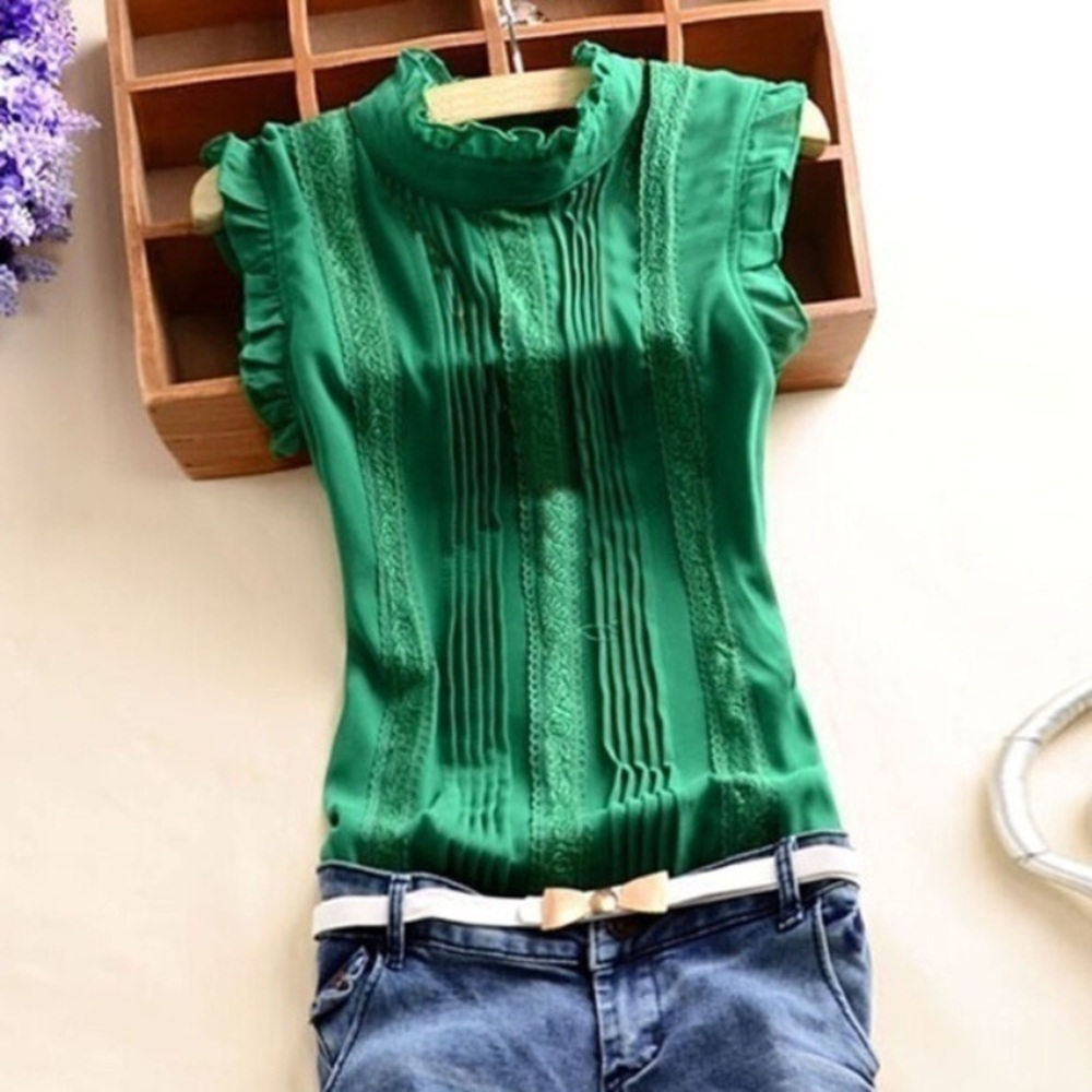 NWOT Boutique sleeveless shirt